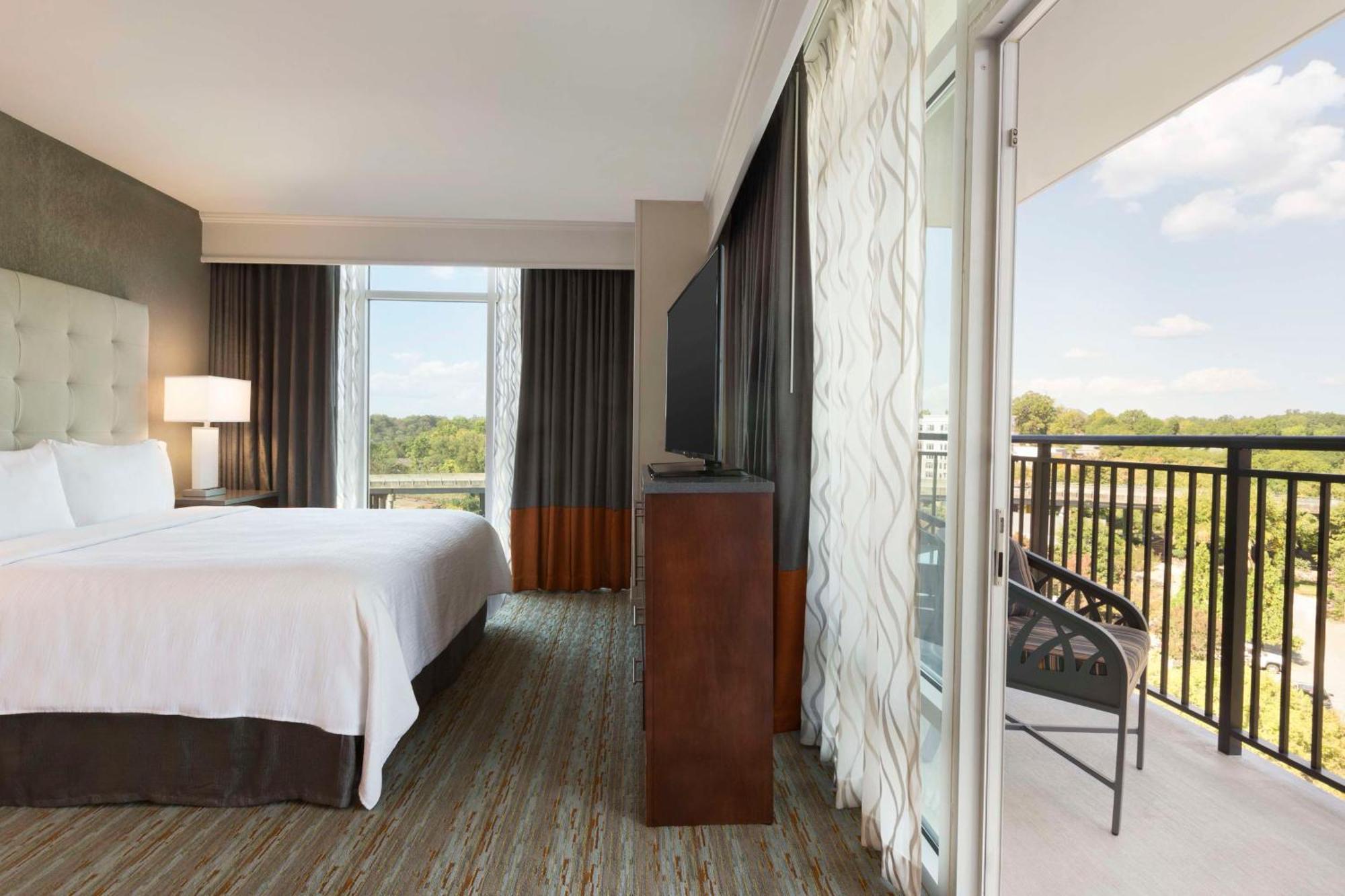 Embassy Suites By Hilton Greenville Downtown Riverplace Exterior foto