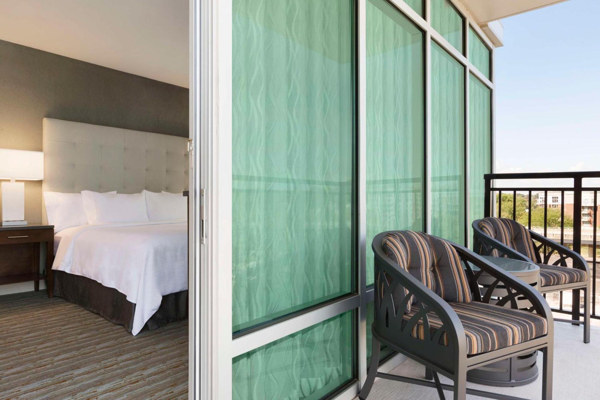 Embassy Suites By Hilton Greenville Downtown Riverplace Exterior foto